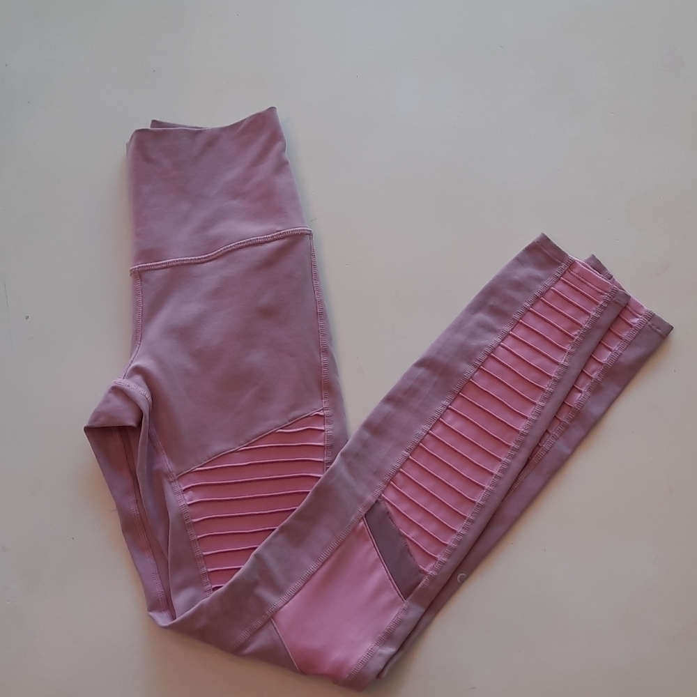 Alo Yoga High Waist Moto Leggings Pink Lavender Ribbed Mesh Panel Pants XS - Picture 4 of 15